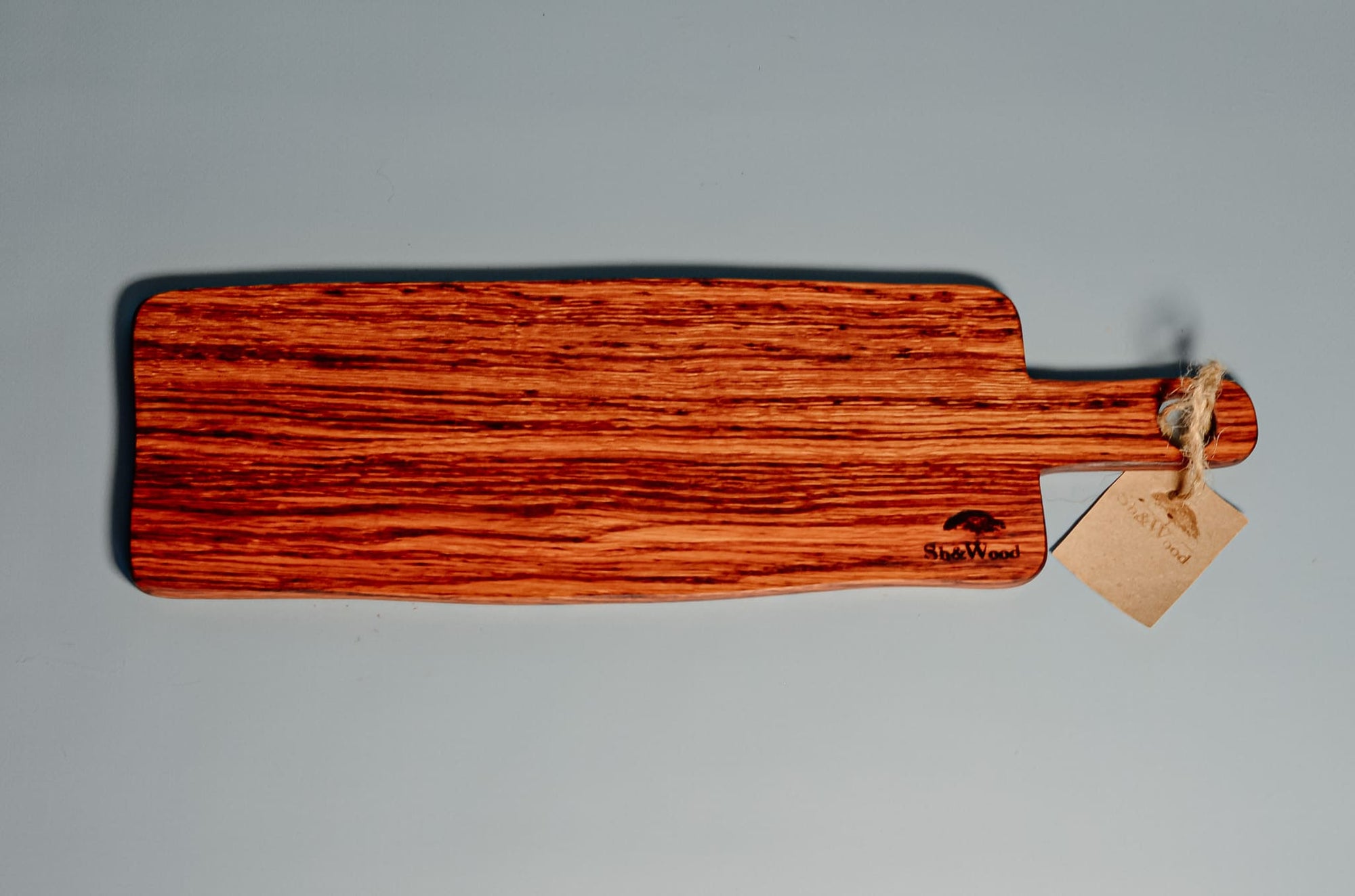 AestheticAccent™ Red Oak Wooden Cutting Вoard