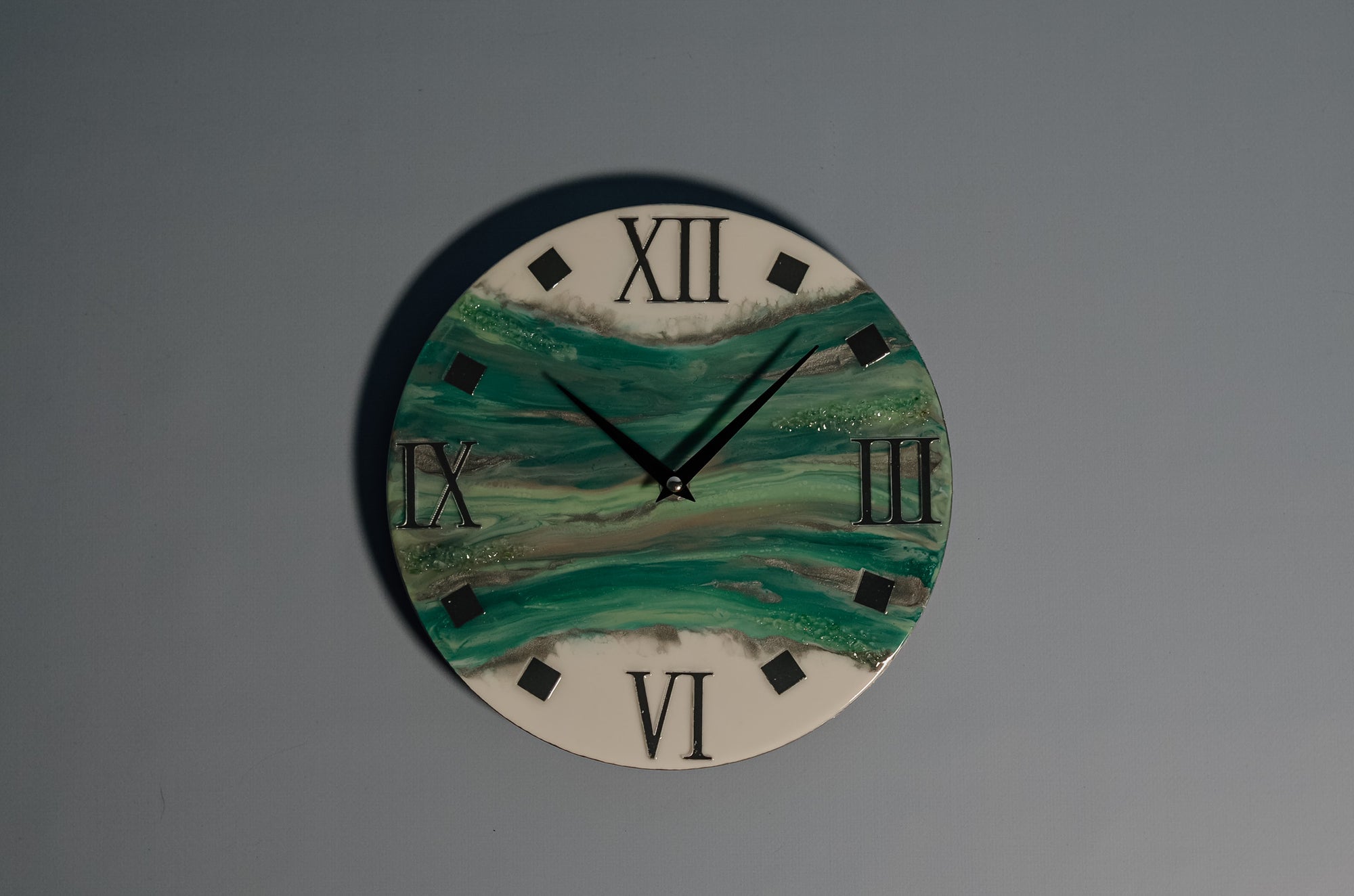 AestheticAccent™ Epoxy Resin Wall Clock